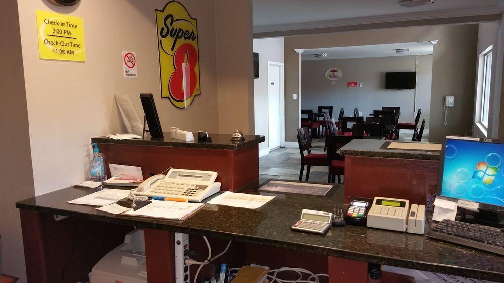 亚特兰大/琼斯伯勒道速8汽车旅馆 外观 照片